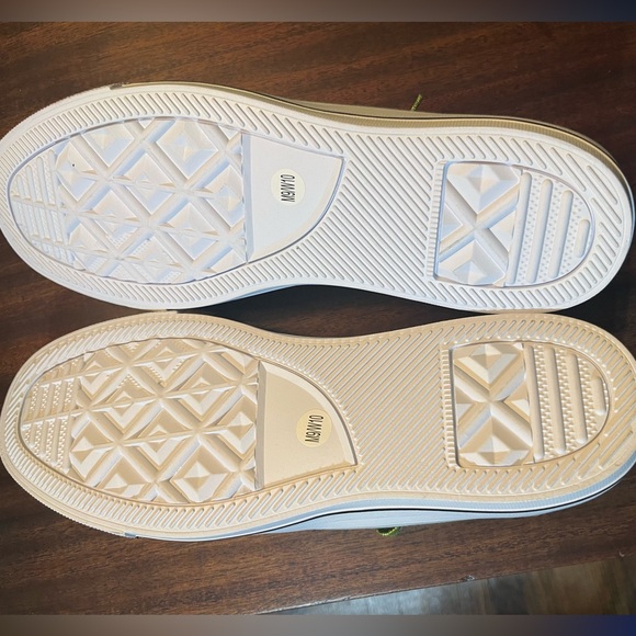 All white tennies with sparkly green laces W10/M9 - Picture 3 of 9